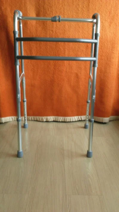 Andador em Alumínio Desmontável