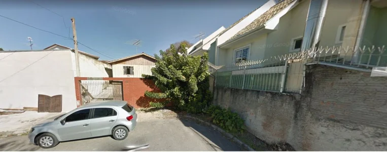 Casa no Bairro Uberaba, Perto da Avenida das Torres