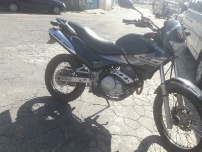 Moto Falcomfalar Manoel