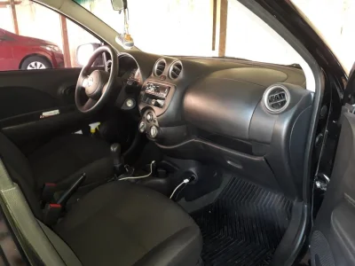 Nissan March 1.0 16v S (flex) 2013