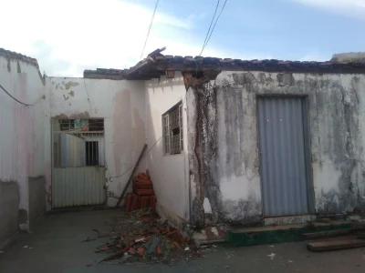 ótima Casa com Barracão