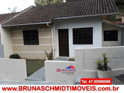 Casa no Bº Schramm em Condomínio Fechado
