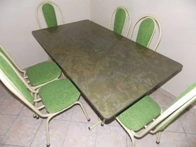 Mesa com Tampo de Pedra de 6 Lugares