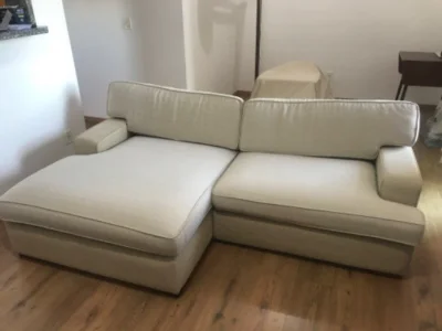 Sofá com Chaise