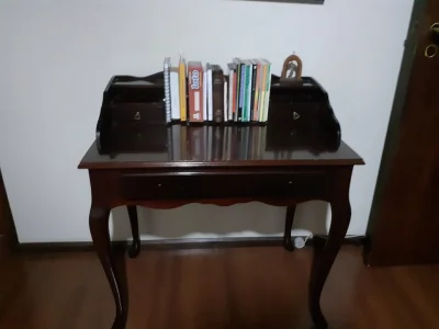 Escrivaninha em Madeira