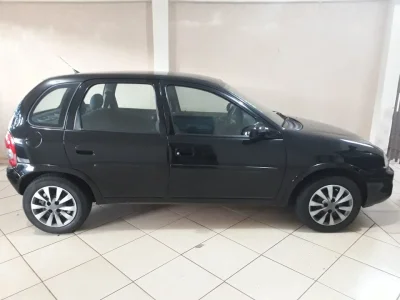 Corsa 4 Portas Ano 2000