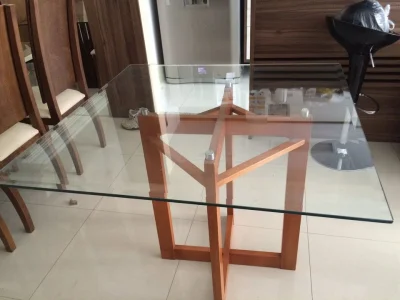 Mesa Quadrada c/ Tampo de Vidro