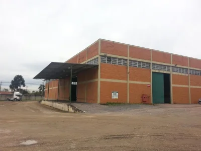 Aluga-se Barracão