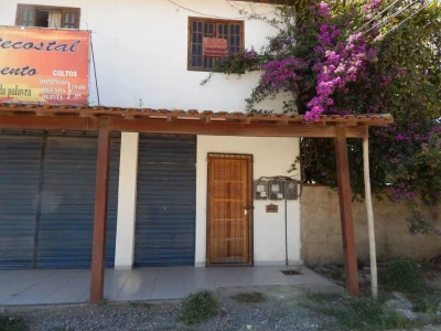 Prédio com 2 Quitinetes e 1 Loja Comercial