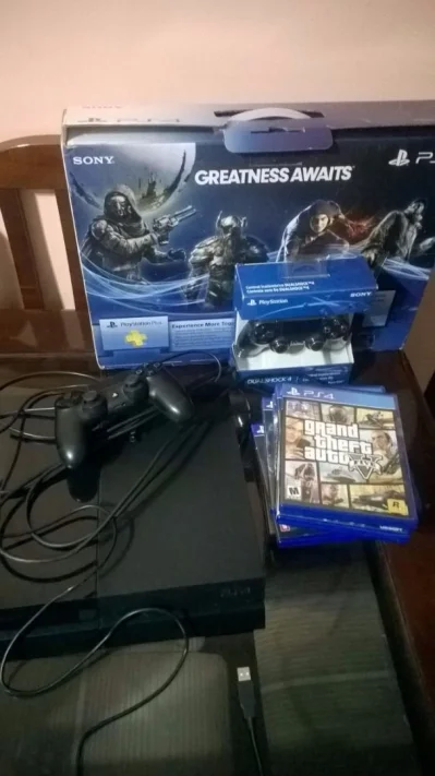 Playstation 4 500gb 2 Controles 8 Jogos com Nota Fiscal