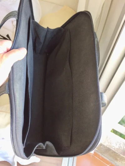 Bolsa de Couro Preta para Computador e Acessórios