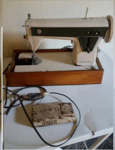 Máquina de Costura Singer