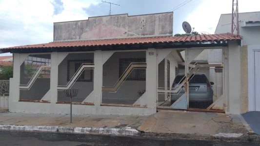 Vendo Imóvel no Jd. Bandeirantes em Pompeia/sp