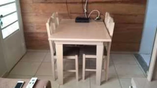 Mesa com 4 Cadeiras