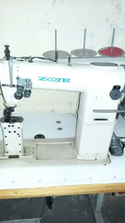 Máquina de Duas Agulhas Marca Zoje