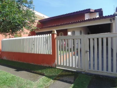ótimo Sobrado, 3 Dts., Mezanino, Churrasqueira 350 Mts da Praia