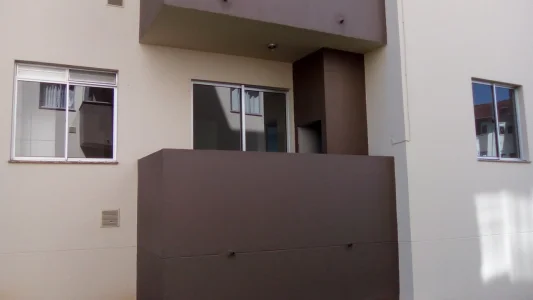Apartamento por Terreno
