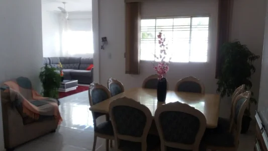 Casa à Venda