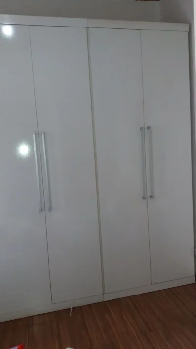 Vendo Armário 4 Portas em ótimo Estado