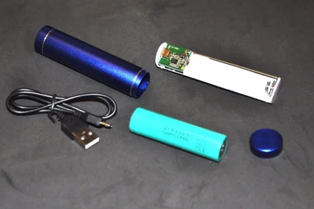 Kit Carregador de Baterias 18650 c/ Circuito de Proteção