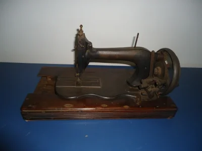Máquina de Costura Alemã - Clemens Muller