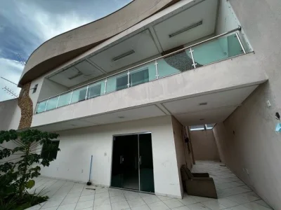 Casa com 3 Dormitórios à Venda, 350 m2 por RS 750.000,00 - Parque Dez de Novembro - Manaus-am