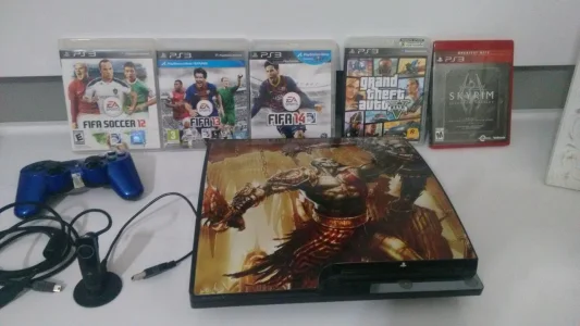 PS3 Slim 160gb + Jogos, Controle, Headset e Cabos. Muito Conservado!