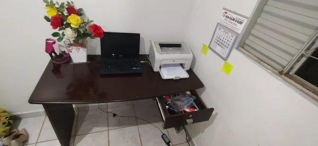 Mesa de Estudo com Gaveta