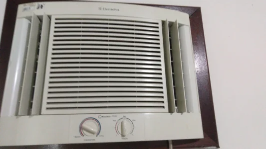 Ar Condicionado de Janela - em ótimo Estado