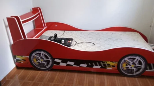 Cama Carro Infantil Gelius Flash c/ Baú Vermelho
