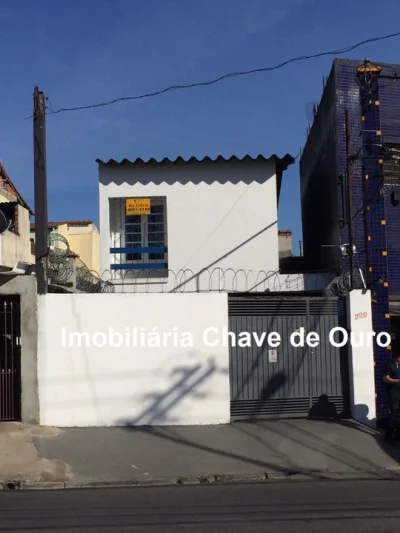 Casa Comercial com 3 Dormitórios e Garagem p/ 04 Autos