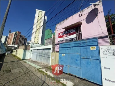 Terreno com 375 m2 em Vitória - Santa Lúcia por 600 Mil à Venda