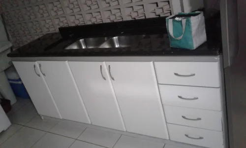 Pia e Mesa de Cozinha