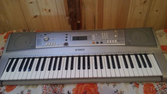 Teclado Yamaha Psr-e303