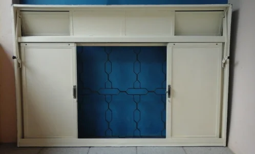 Janela (aço) de Grade/ Vidro Insulfilm + Protetor de Insetos