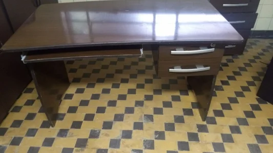 Escrivaninha com Gavetas para Escritório