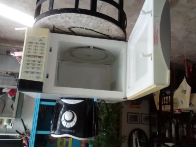 Micro-ondas com Torradeira