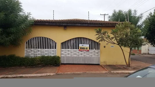 Casa com Piscina