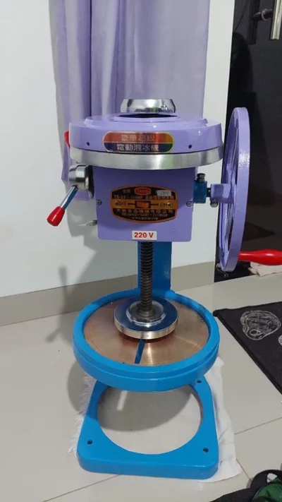 Máquina Raspadinha de Gelo Profissional Tasin Ts33