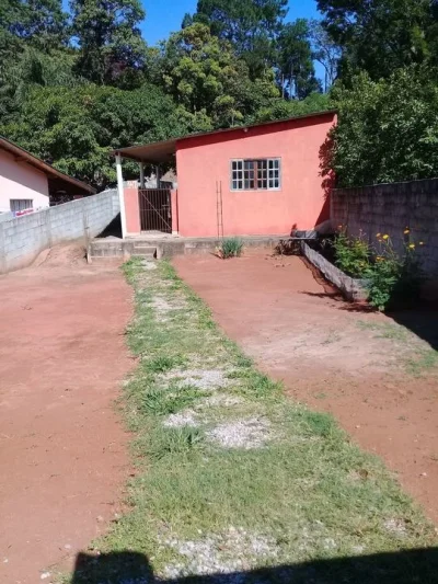 Casa de 40m2 em Terreno de 360m2