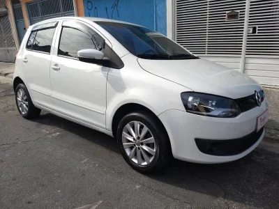 Volkswagen Fox 1.0 Tec Bluemotion (flex) 4p 2014