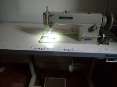 Máquina Reta Indústrial com Mesa