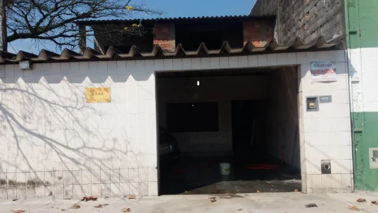 Vendo Sobrado em Acabamento. Aceito Veículos