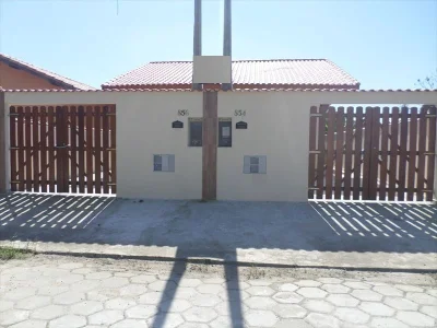 Casa com 2 Dormitórios, Sendo 1 Suite à Vend em Itanhaém
