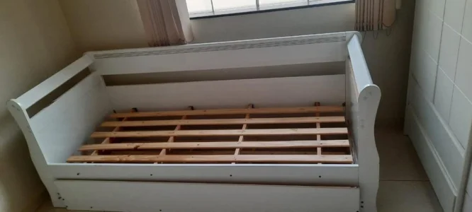 Cama de Solteiro com Cama Auxiliar! Urgente!