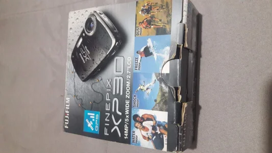 Câmera Digital Fujifilm Finepix Xp30 com Gps, à Prova Dagua