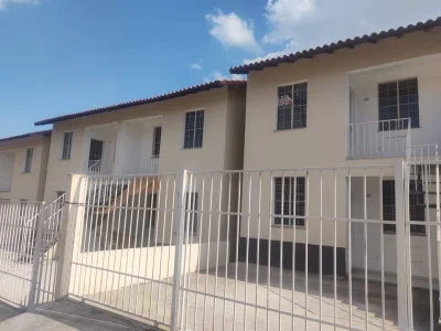 Casa 2 Quartos c/ Garagem em Vista Alegre