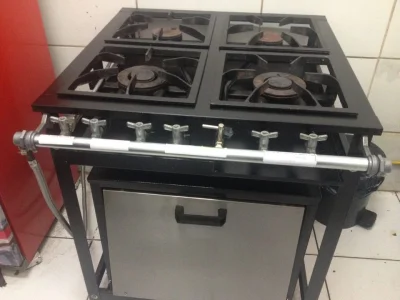 Vende SE Fogão Indústrial 4 Bocas