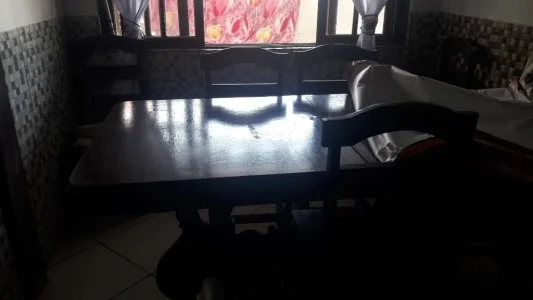 Mesa com 8 Cadeiras