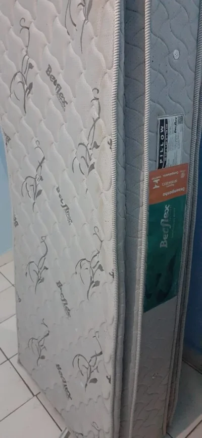 Colchao de Solteiro Densidade 45 Menos de um Ano de Uso!